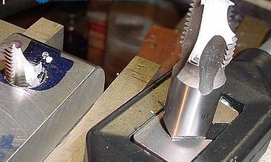 絲錐為什么又斷了？是質量問題還是技術問題？