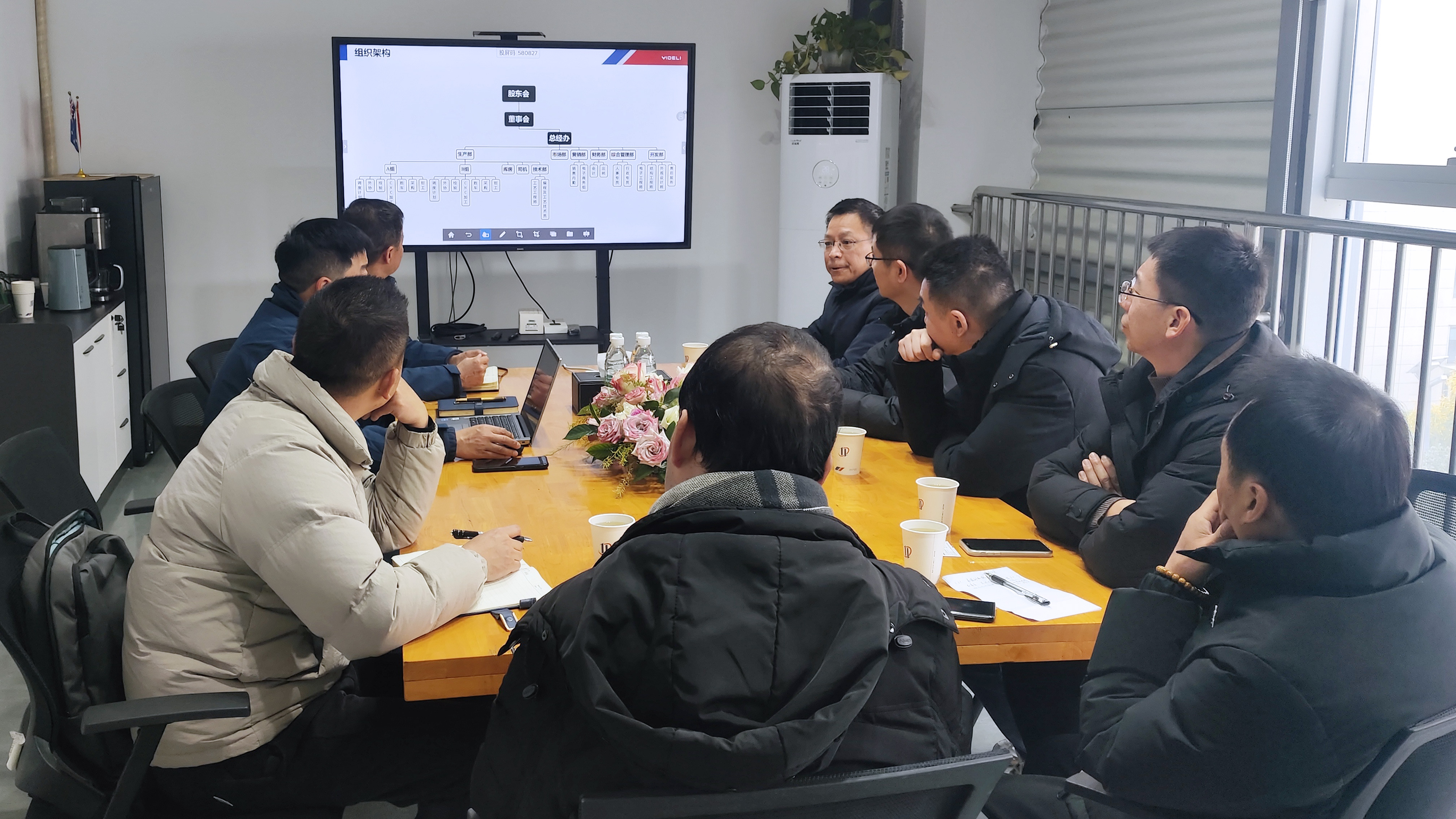 成都易德利機(jī)械與成都工貿(mào)學(xué)院共探校企合作